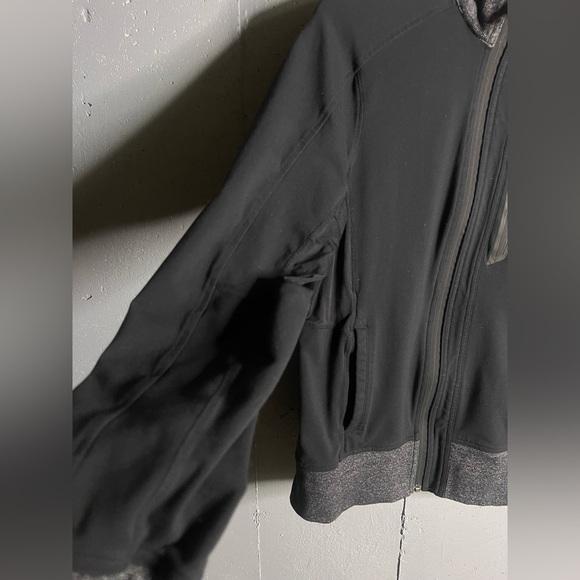 Lululemon post gravity Men’s  black Jacket in size M - Picture 6 of 9